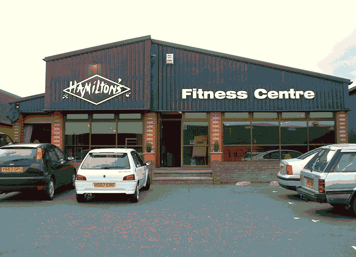 outside hamiltons.gif (122187 bytes)